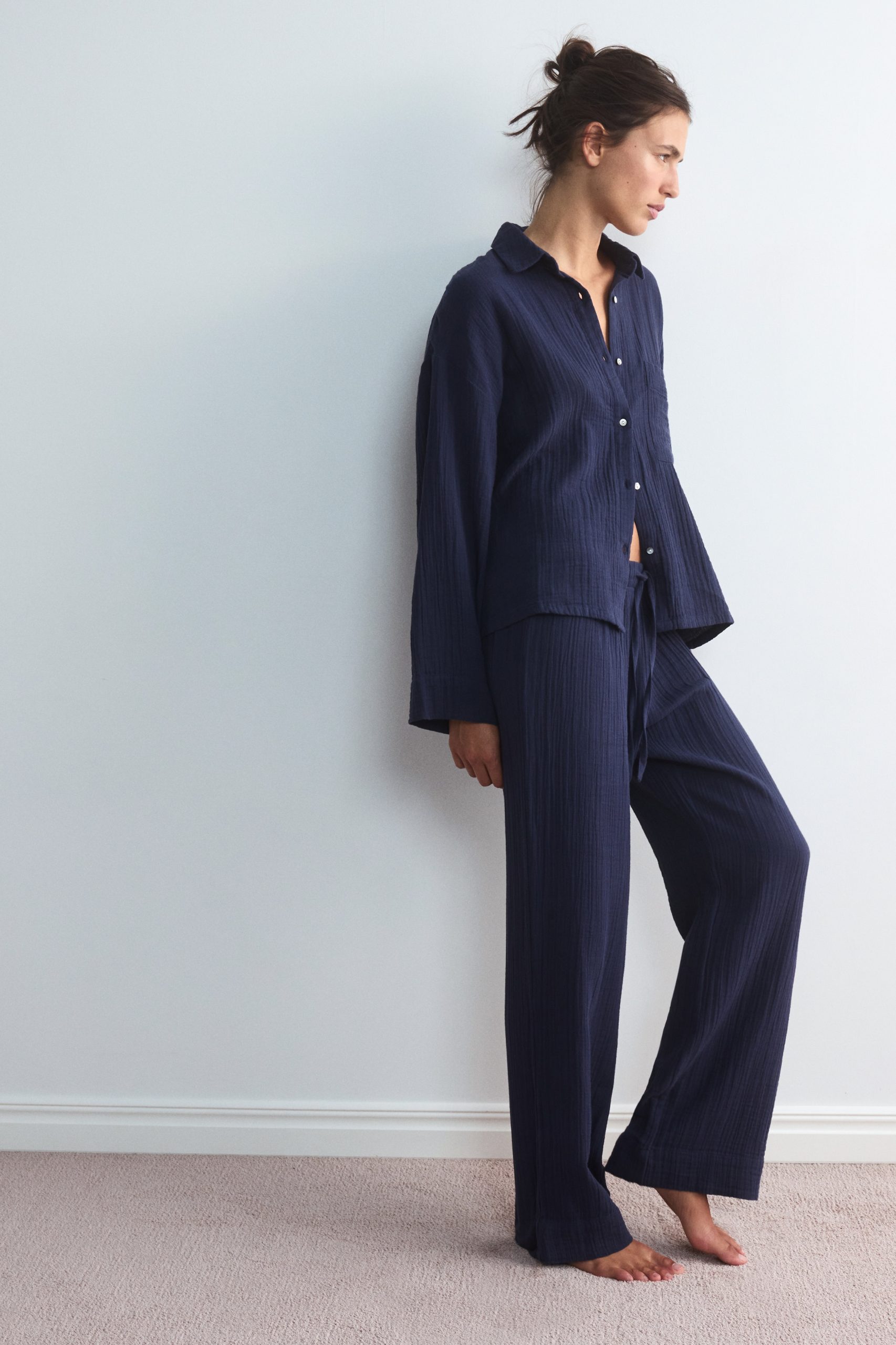 hm-pyjama-897bgk-1.jpg Pyjama en mousseline de coton Marron foncé FEMME | H&M FR – Image 1