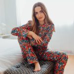 Pyjama long femme pilou100% coton Coupe classique, coloris Nuit fleurie