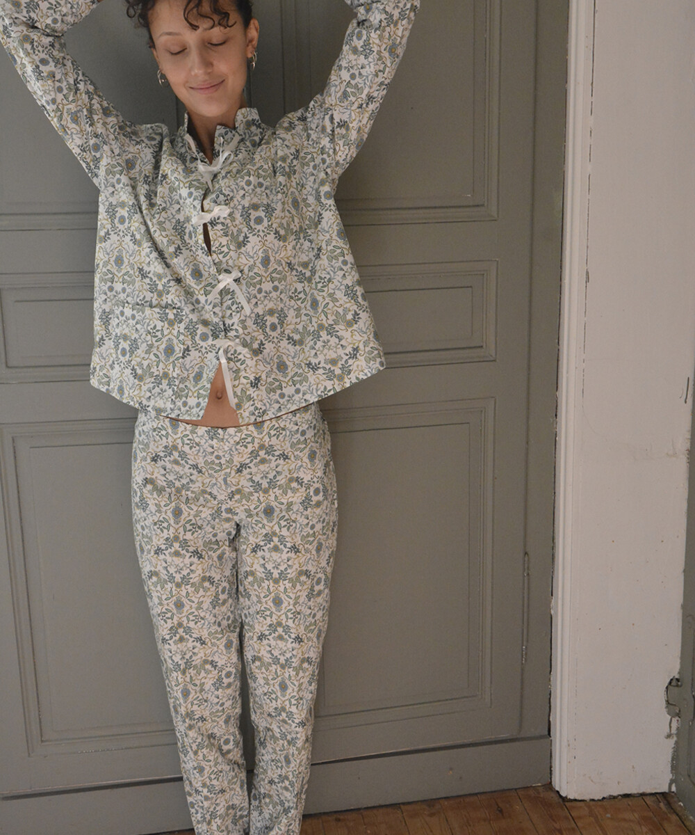 pyjama-100-coton-femme-908bpz-1.jpg Pyjama femme, 100% coton bio, vert, made in France. | Fleurs Pois & Cie – Image 1