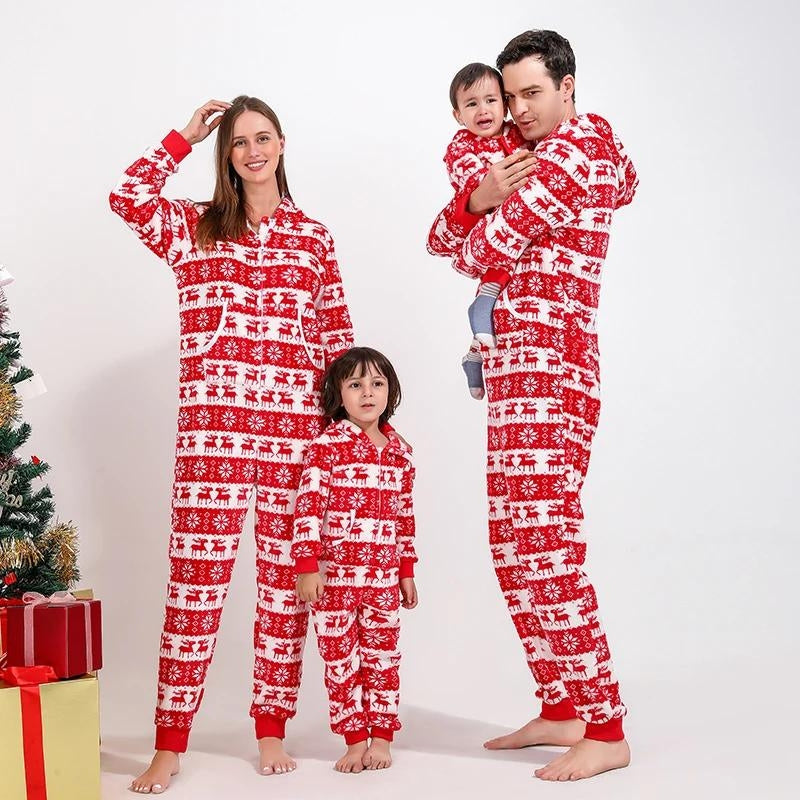 pyjama-de-noel-759cwv.jpg Pyjama Noël assorti famille rouge à motifs | Pyjama Câlin – Image 1