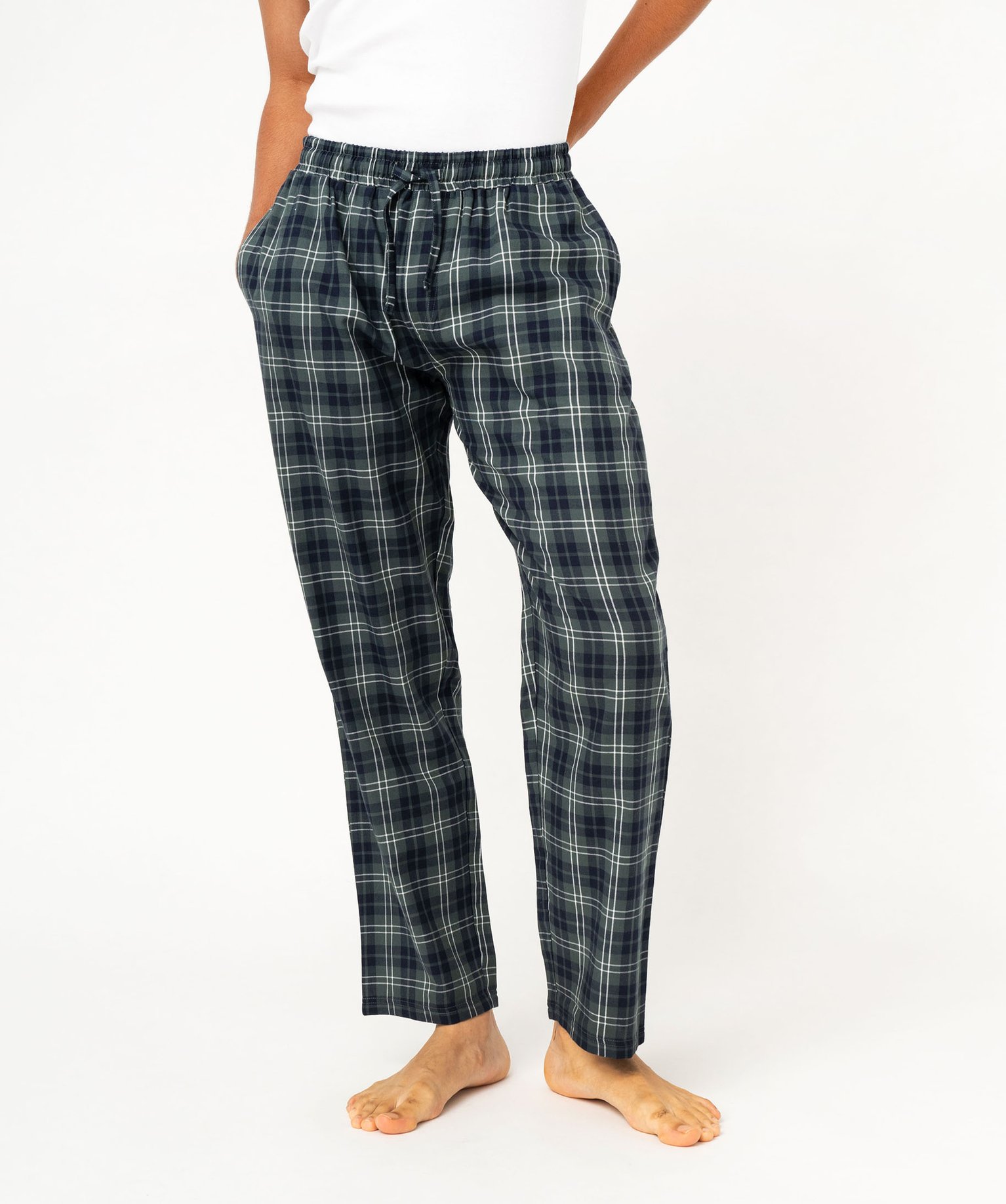 pyjama-en-flanelle-homme-130snv-1.jpg Bas de pyjama en flanelle de coton doux à carreaux homme vert | GEMO – Image 1