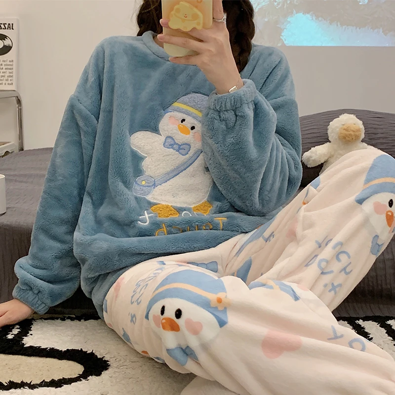 pyjama-en-pilou-femme-675job.webp Pyjama Pilou Pilou Femme Confort Hivernal Chic – Image 1