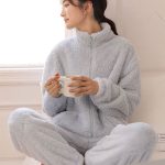 La veste peignoir pour femme est bien plus qu'un simple vêtement