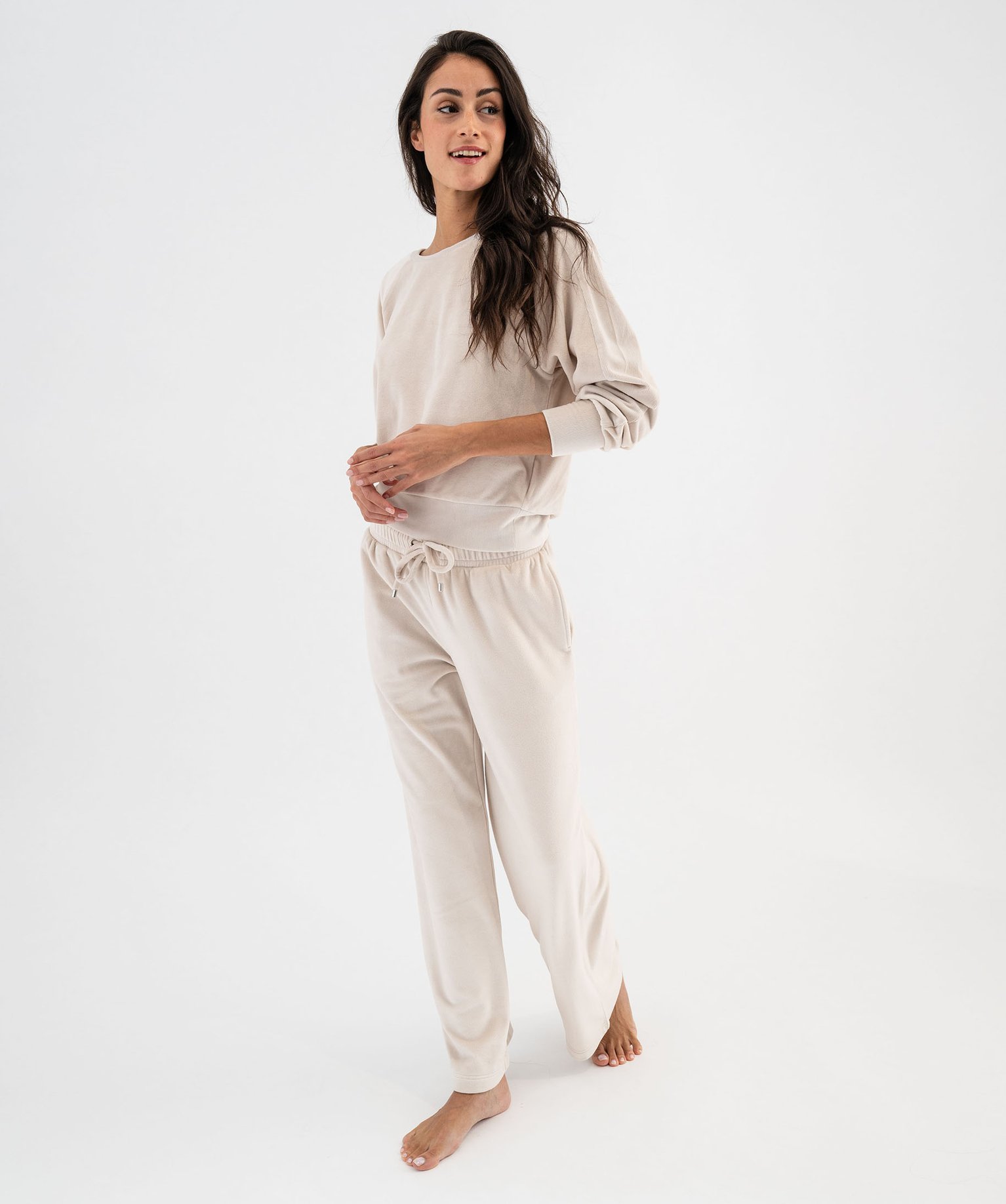 pyjama-en-velours-258gck-1.jpg Pyjama en velours coupe large femme beige | GEMO – Image 1