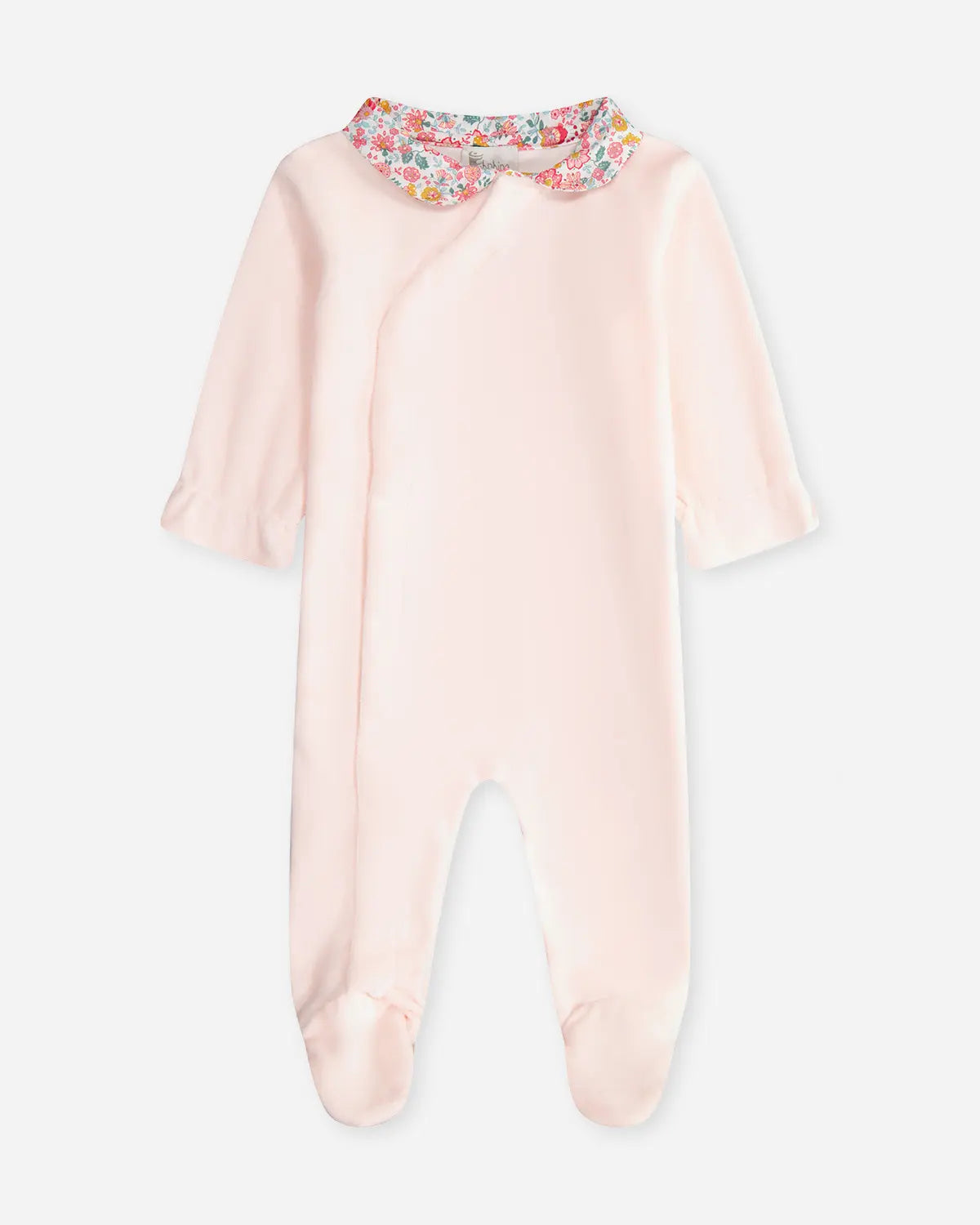 pyjama-en-velours-bebe-851xnr-1.jpg Pyjama rose à col fleuri – Image 1