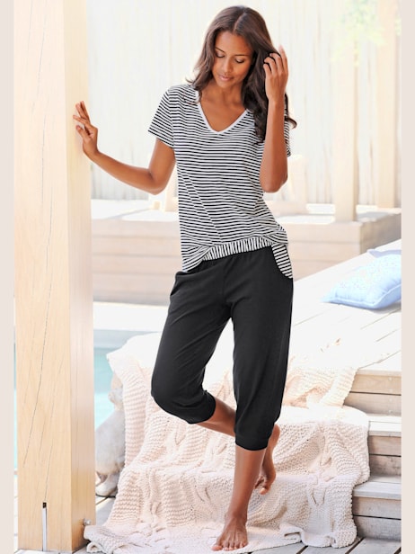 pyjama-femme-amazon-754fdp-1.jpg Pyjama corsaire passepoil contrasté au col v – Image 1