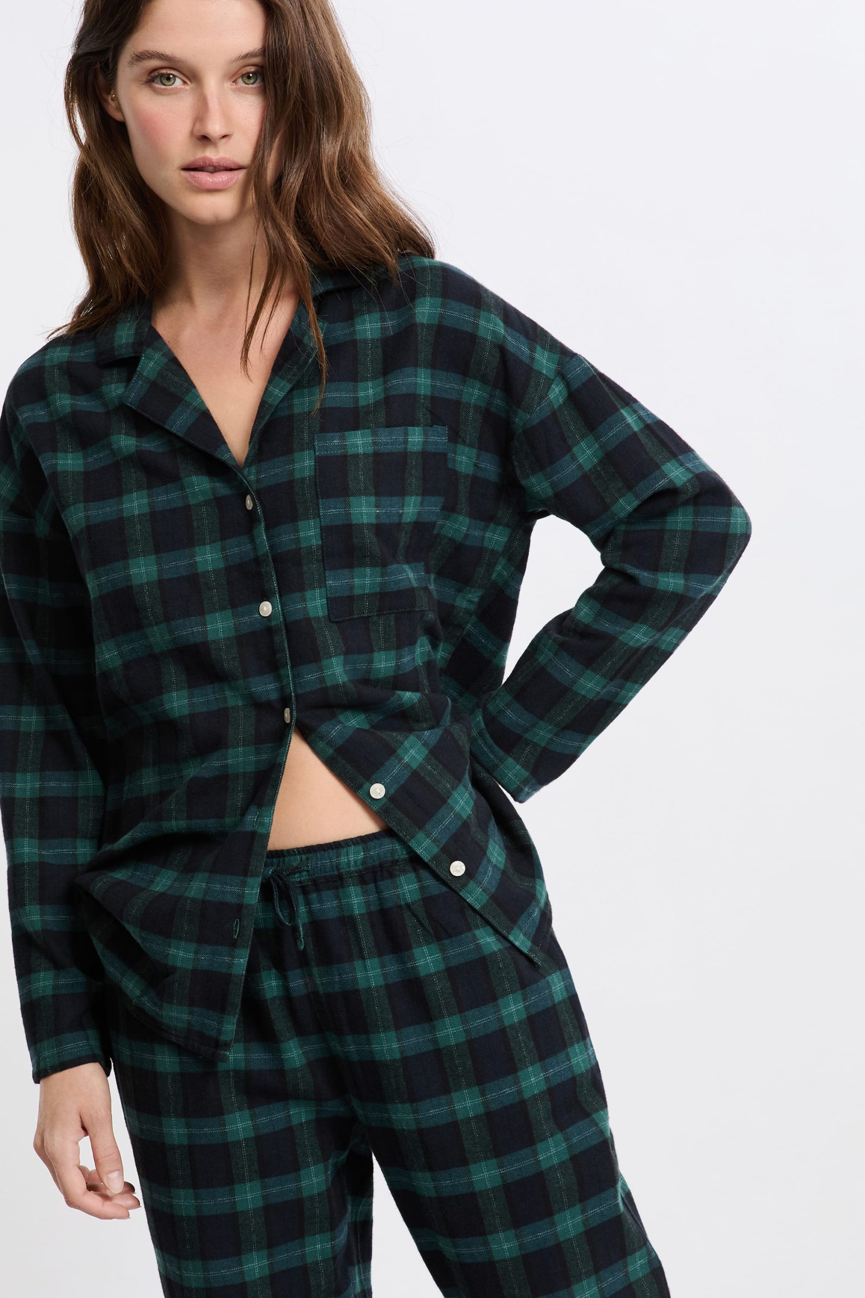pyjama-femme-carreaux-154tsh-1.jpg Ensemble de pyjama 2 pièces à carreaux en coton flanelle MELIA MARINE ETAM – Image 1