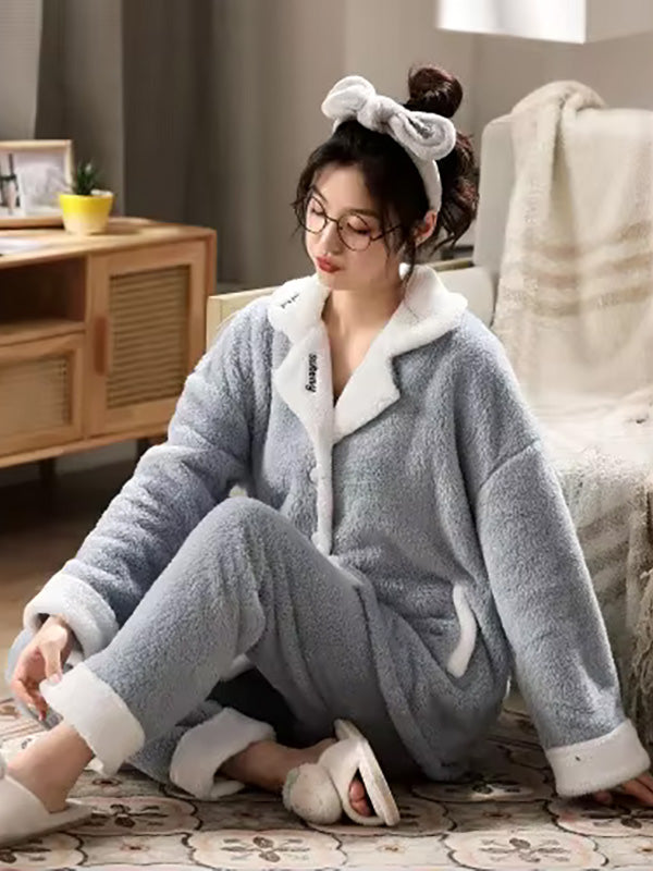 pyjama-femme-chic-et-elegant-656ffk.jpg Pyjama Femme Chaud et Élégant En Flanelle "Douceur Hivernale" | Pyjama Shop – Image 1