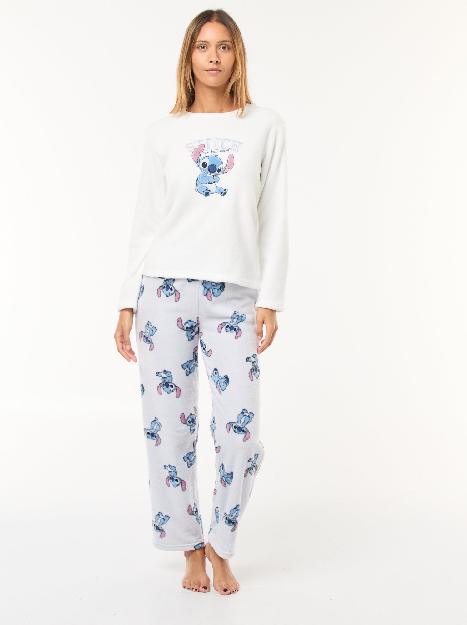 pyjama-femme-disney-515jsw-1.jpg Ensemble pyjama long 'Stitch' 'Disney' en polaire 2 pièces Bleu – Image 1