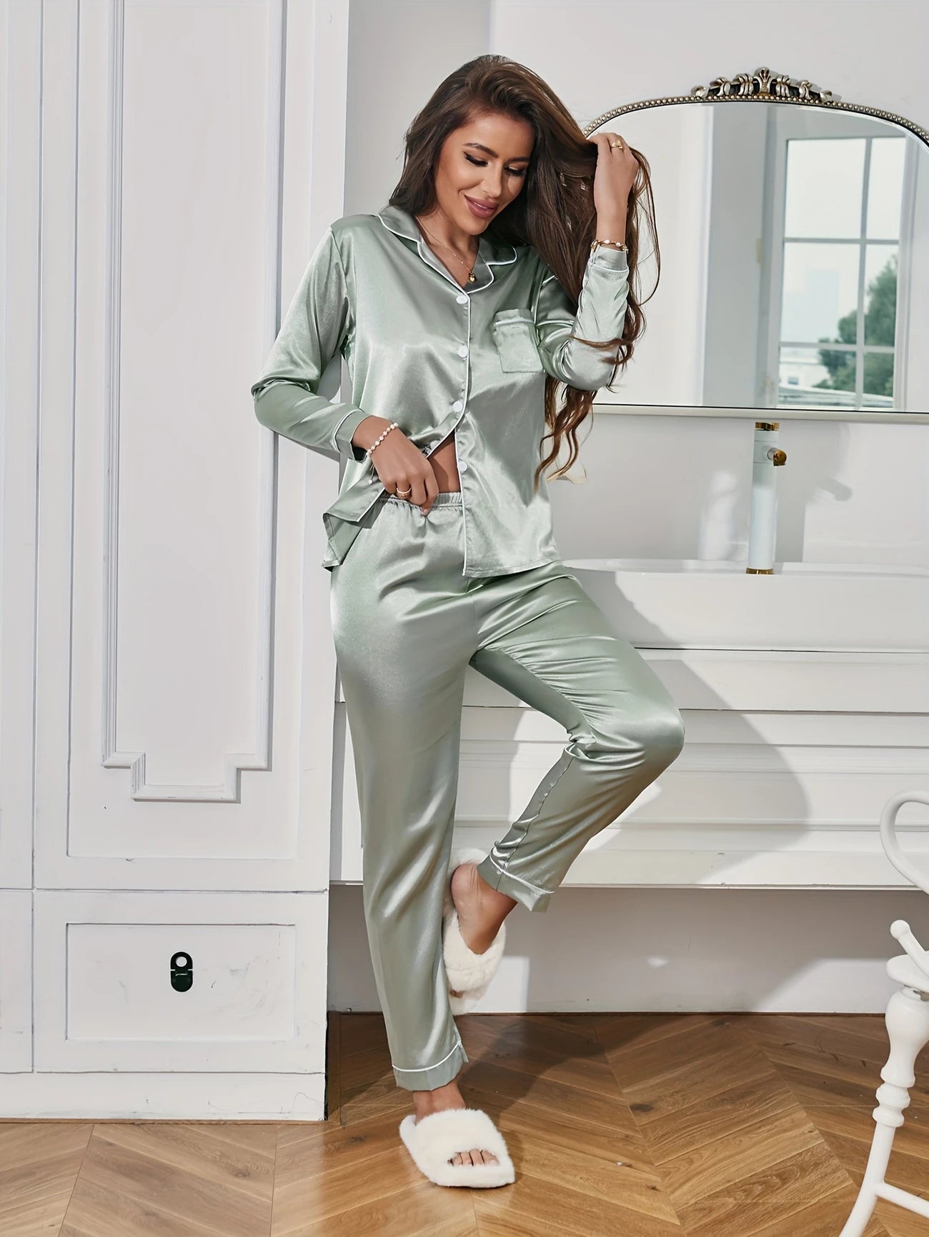pyjama-femme-en-satin-899yky-1.jpg Pyjama Femme Satin Chic – Ensemble Long avec Chemise Boutonnée & – Image 1