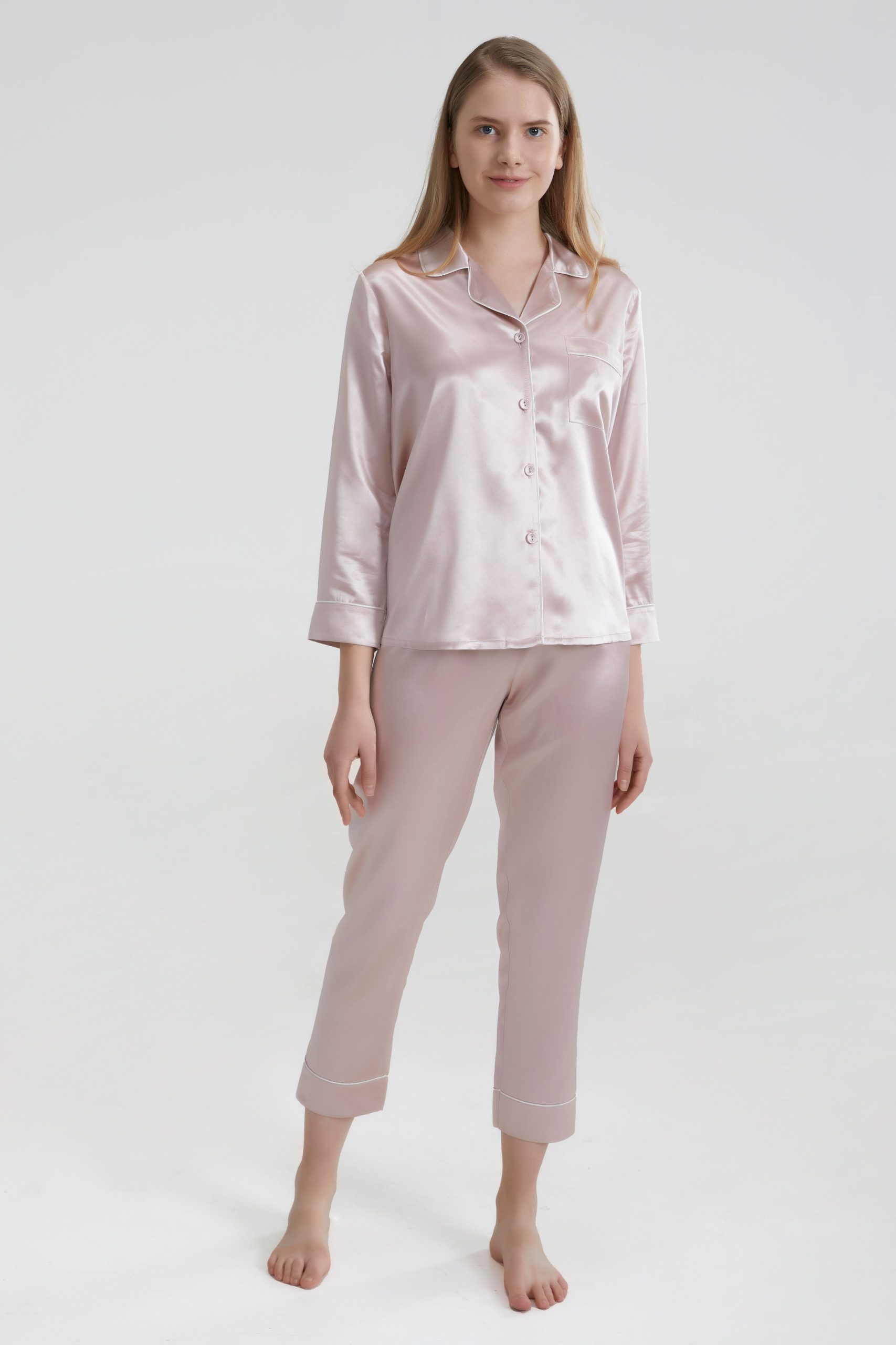 pyjama-femme-en-soie-751hvj-1.jpg Pyjama femme en soie 22 mommes, manches longues & pantalon | TOWNSSILK – Image 1