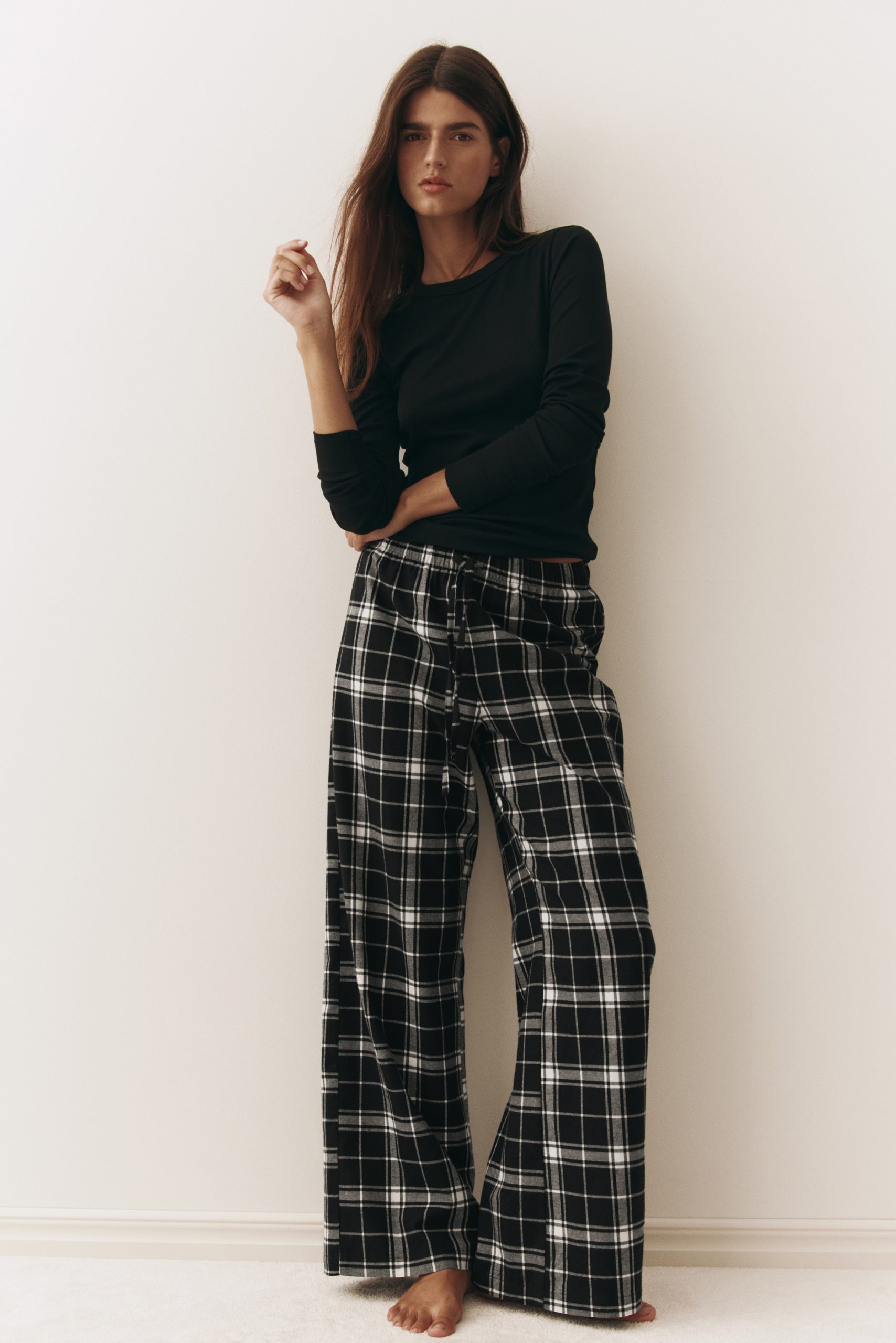 pyjama-femme-flanelle-471trw-1.jpg Pantalon de pyjama en flanelle Noir/carreaux FEMME | H&M FR – Image 1