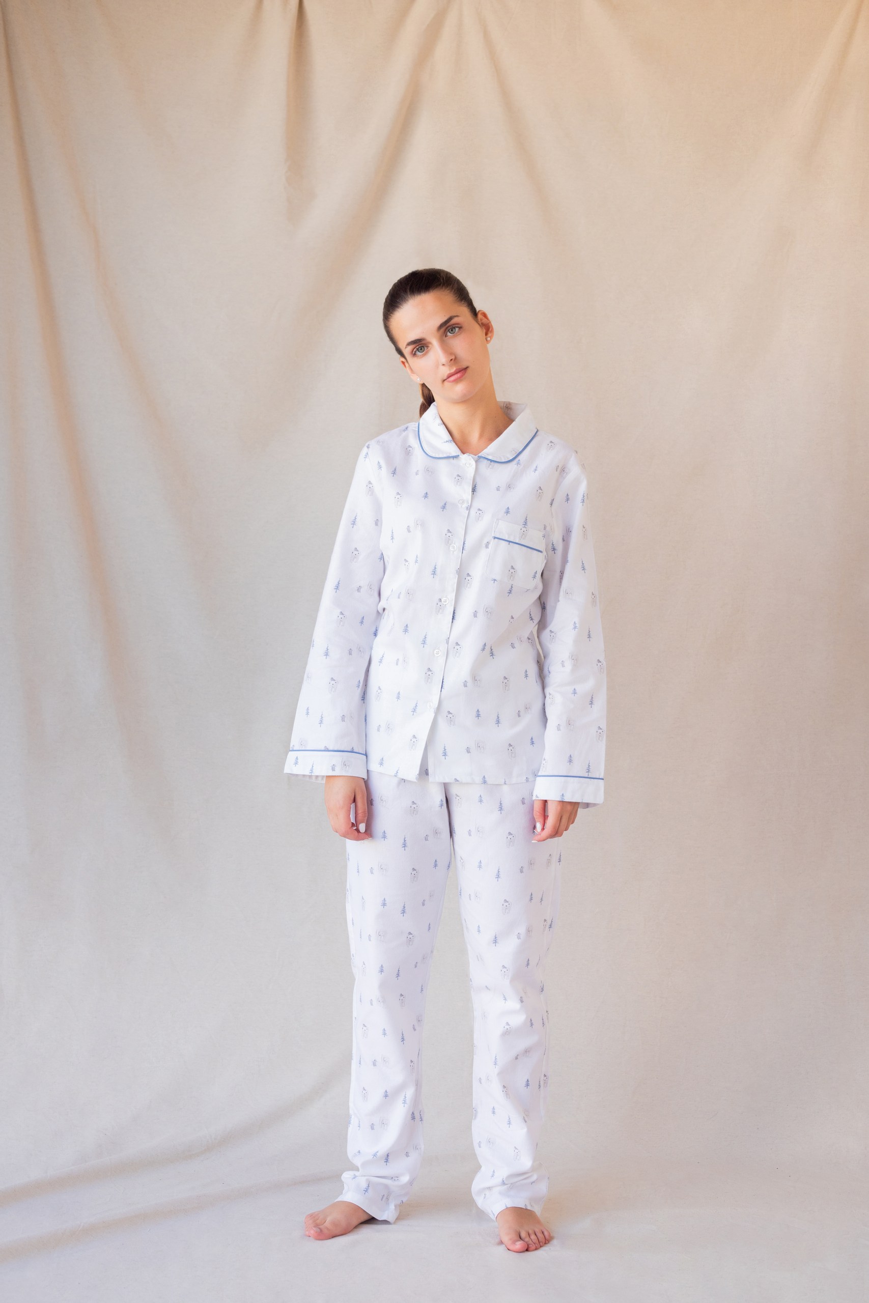 pyjama-femme-pilou-557njb-1.jpg Pyjamas longs femme Classique "Ours & Pingouins" Maître Renard – Image 1