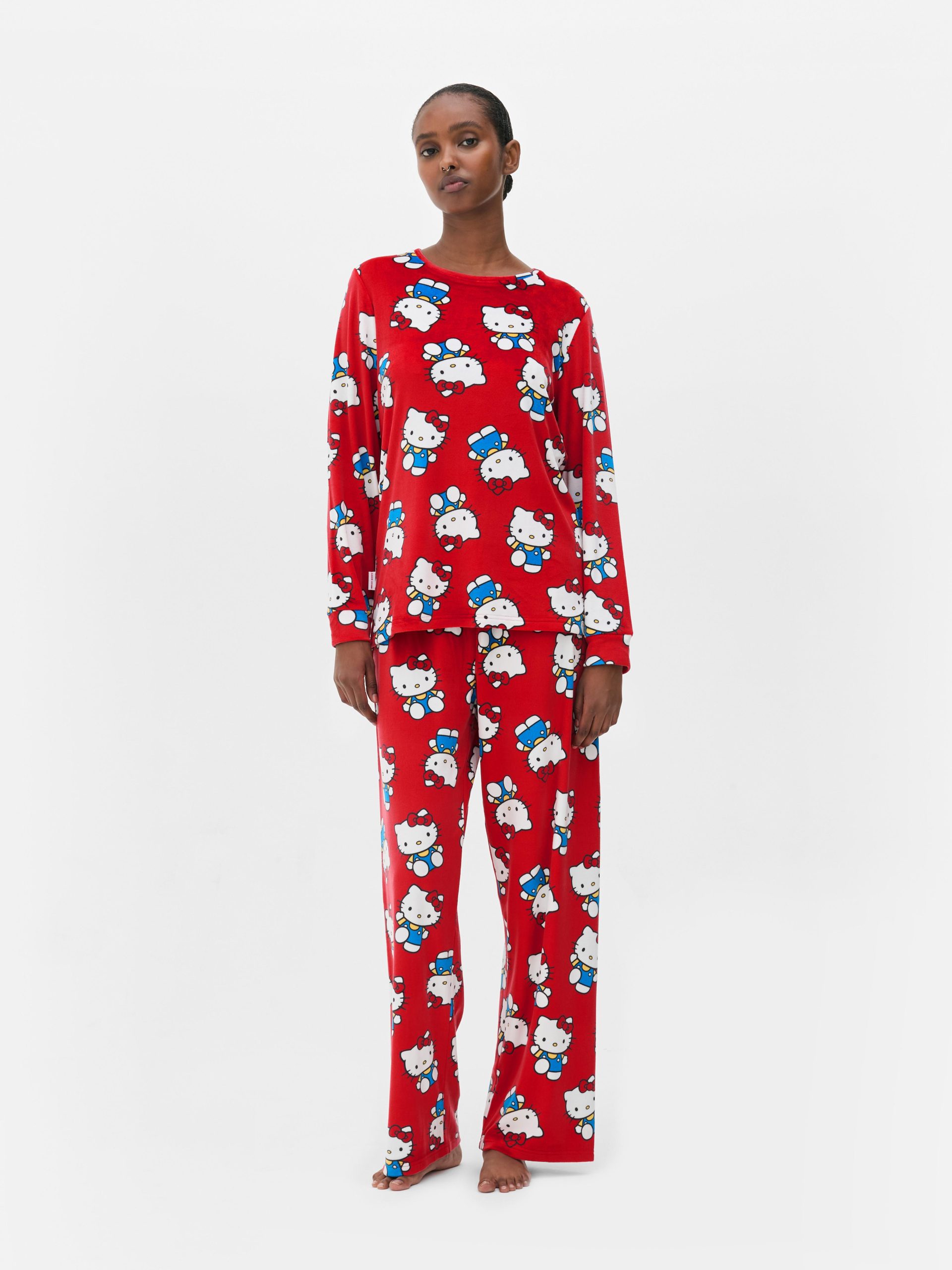 pyjama-hello-kitty-femme-364uxr-1.jpg Pyjama Hello Kitty and Friends Rouge Femme | Primark – Image 1