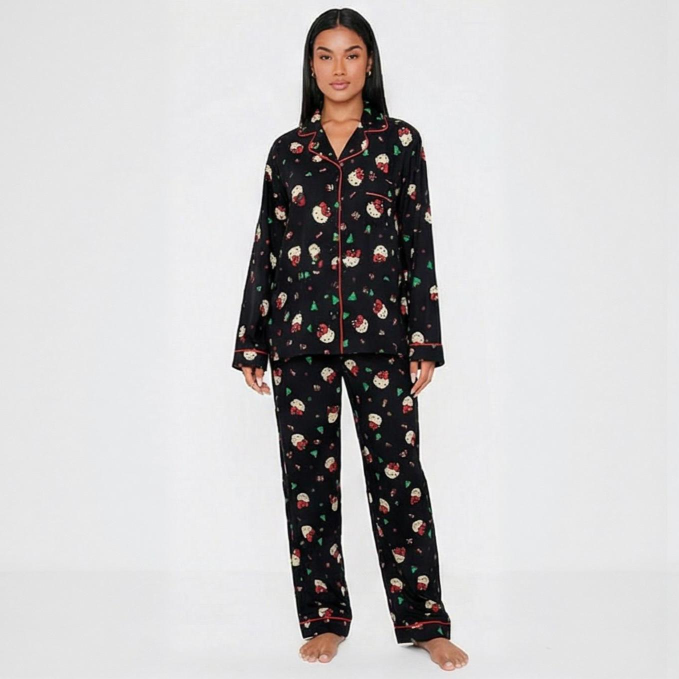 pyjama-hello-kitty-femme-627jge.png Pyjama de Noël femme 2 pièces Hello Kitty | Softncosy – Image 1