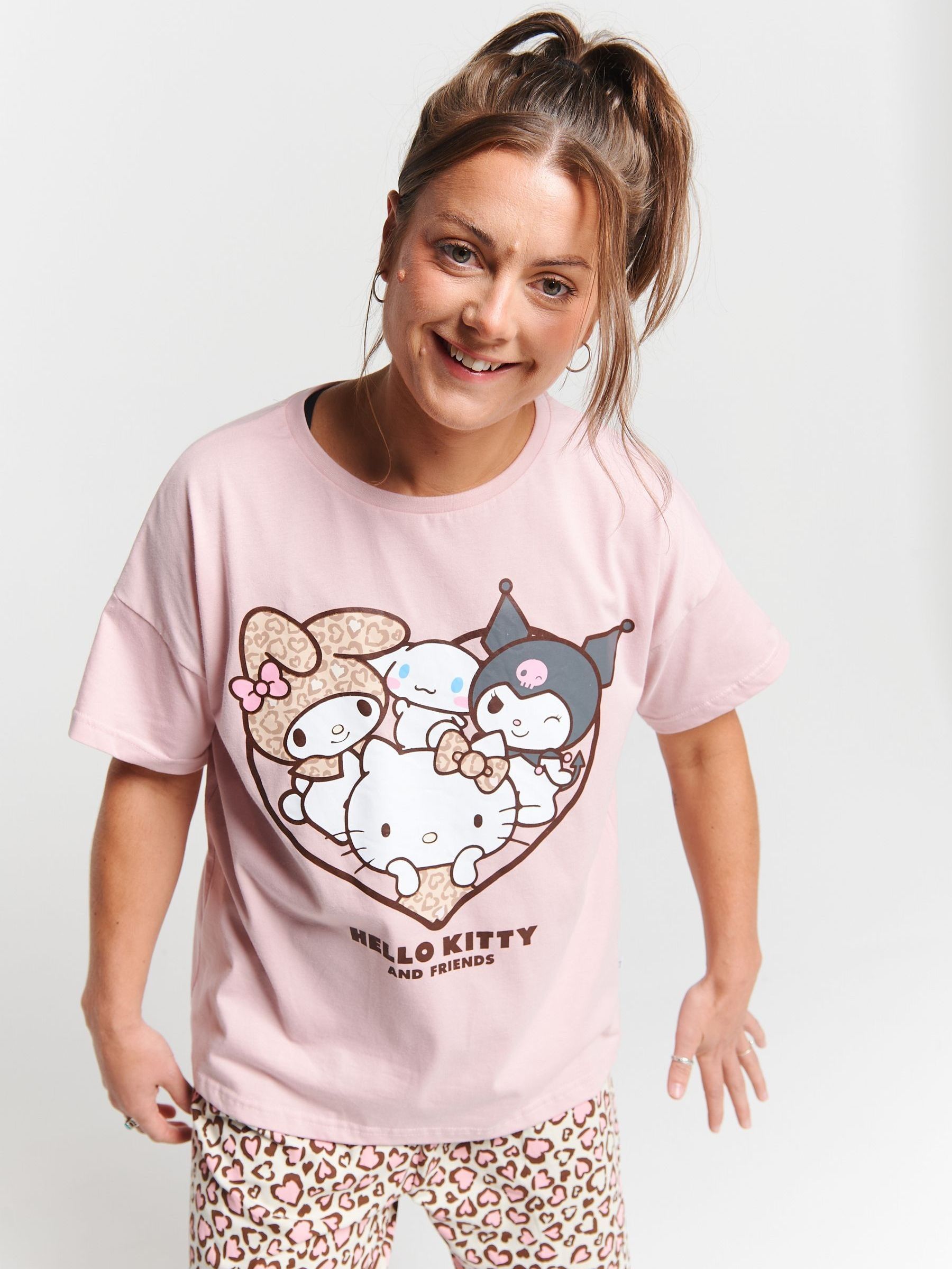 pyjama-hello-kitty-femme-712hkn-1.jpg Acheter Ensemble pyjama Brand Threads Hello Kitty femme from Next France – Image 1
