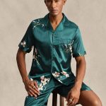 EverLounge Ensemble pyjama homme à manches courtes et shorts effet soie pour la maison. Tenues assorties pour couples | Mode en ligne | SHEIN FRANCE