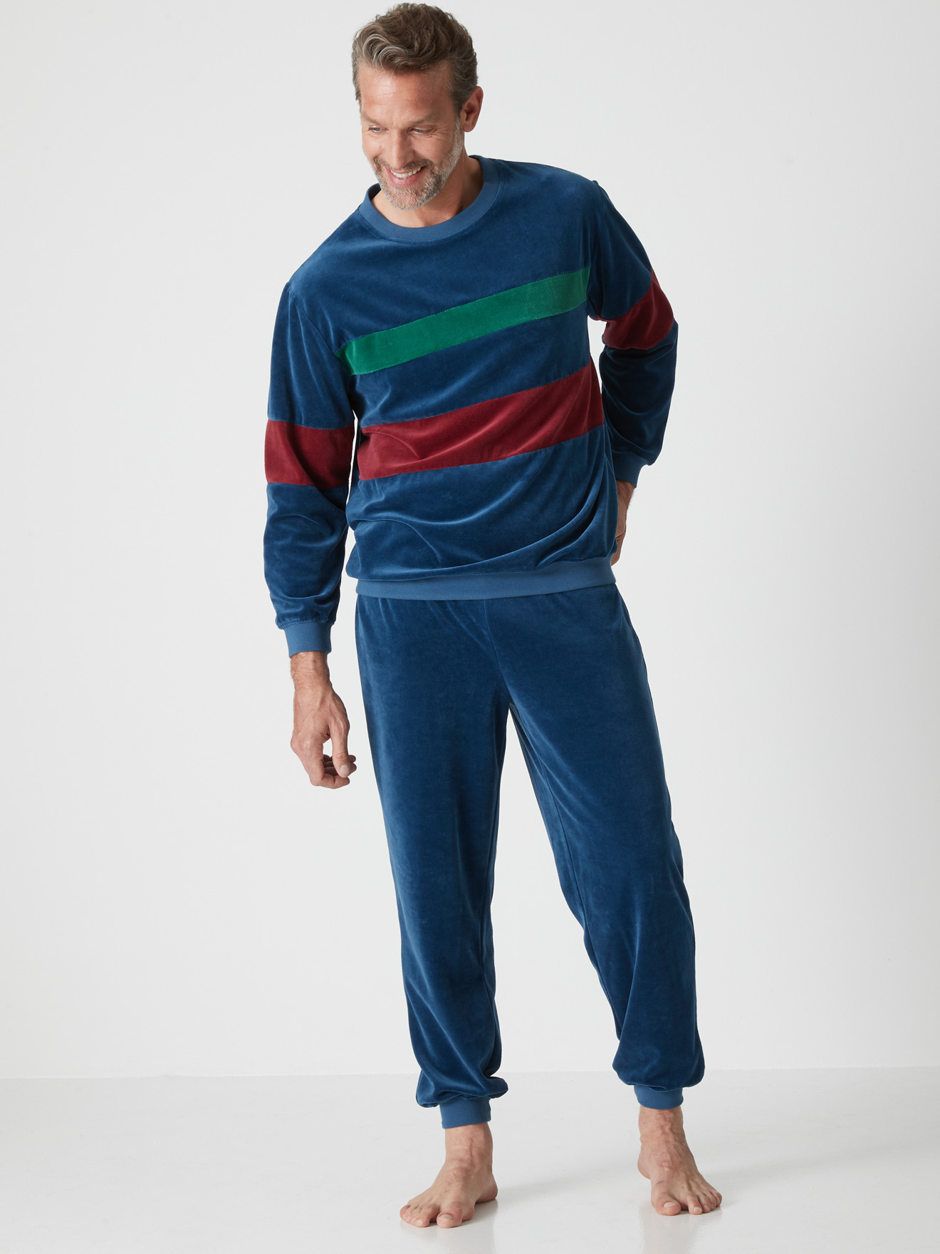 pyjama-homme-en-velours-817pqt-1.jpg Pyjama forme jogging en velours – Image 1