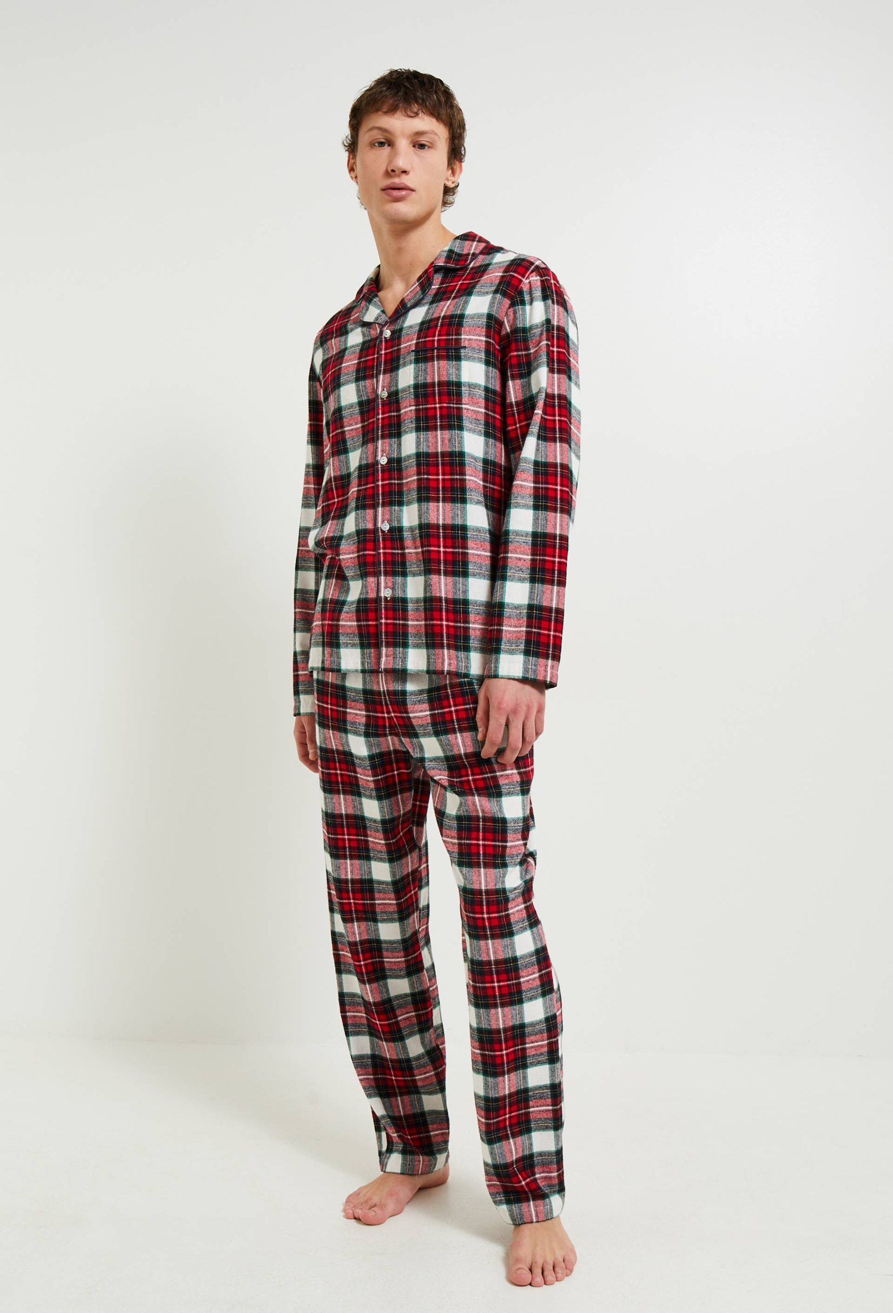 pyjama-homme-monoprix-555pbp-1.jpg Pyjama chemise manches longues et pantalon gratté en coton BIO GOTS à carreaux ECRU pour homme MONOPRIX – Image 1