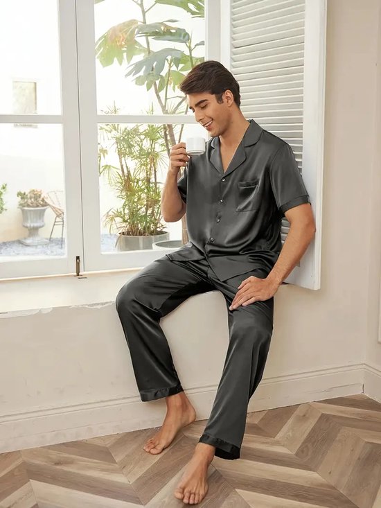 pyjama-homme-satin-571ady-1.jpg Pyjama homme gris satin sexy pas cher soie brillante vêtements de nuit hommes... | bol – Image 1