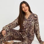 Leopard Ensemble pyjama imprimé léopard avec haut à manches longues et pantalon | Boohoo FR