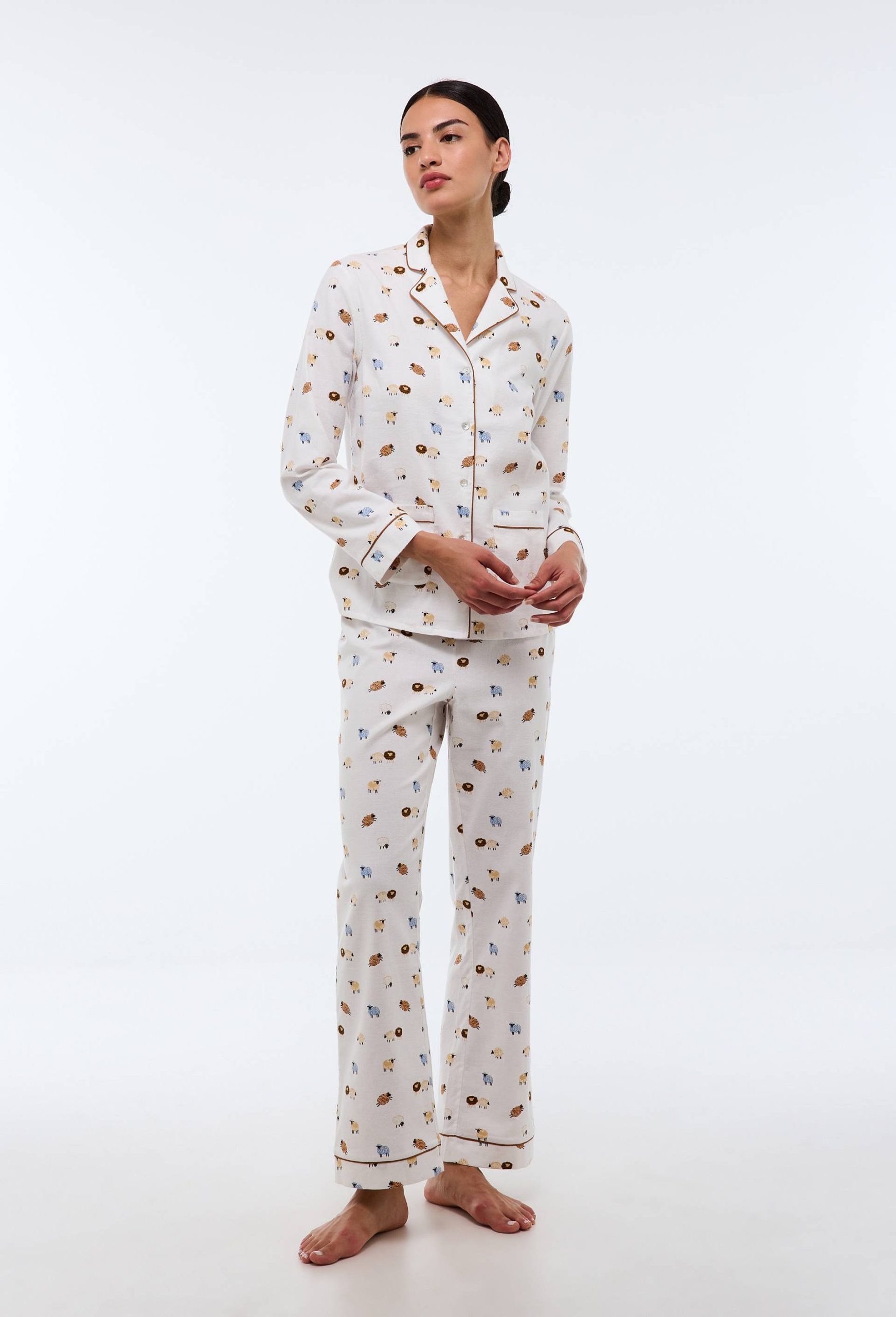 pyjama-monoprix-femme-205jhk-1.jpg Pyjama long imprimé en flanelle de coton BIO ECRU pour femme MONOPRIX – Image 1