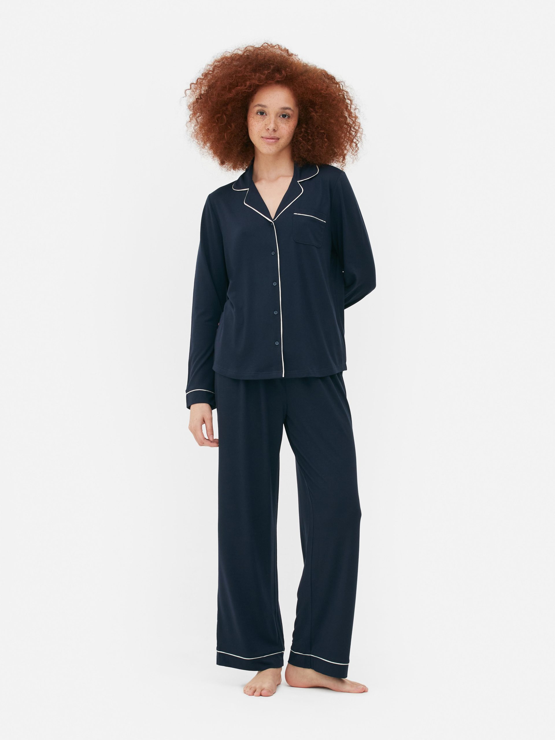 pyjama-primark-femme-326spo-1.jpg Pyjama boyfriend en jersey à manches longues Bleu marine Femme | Primark – Image 1