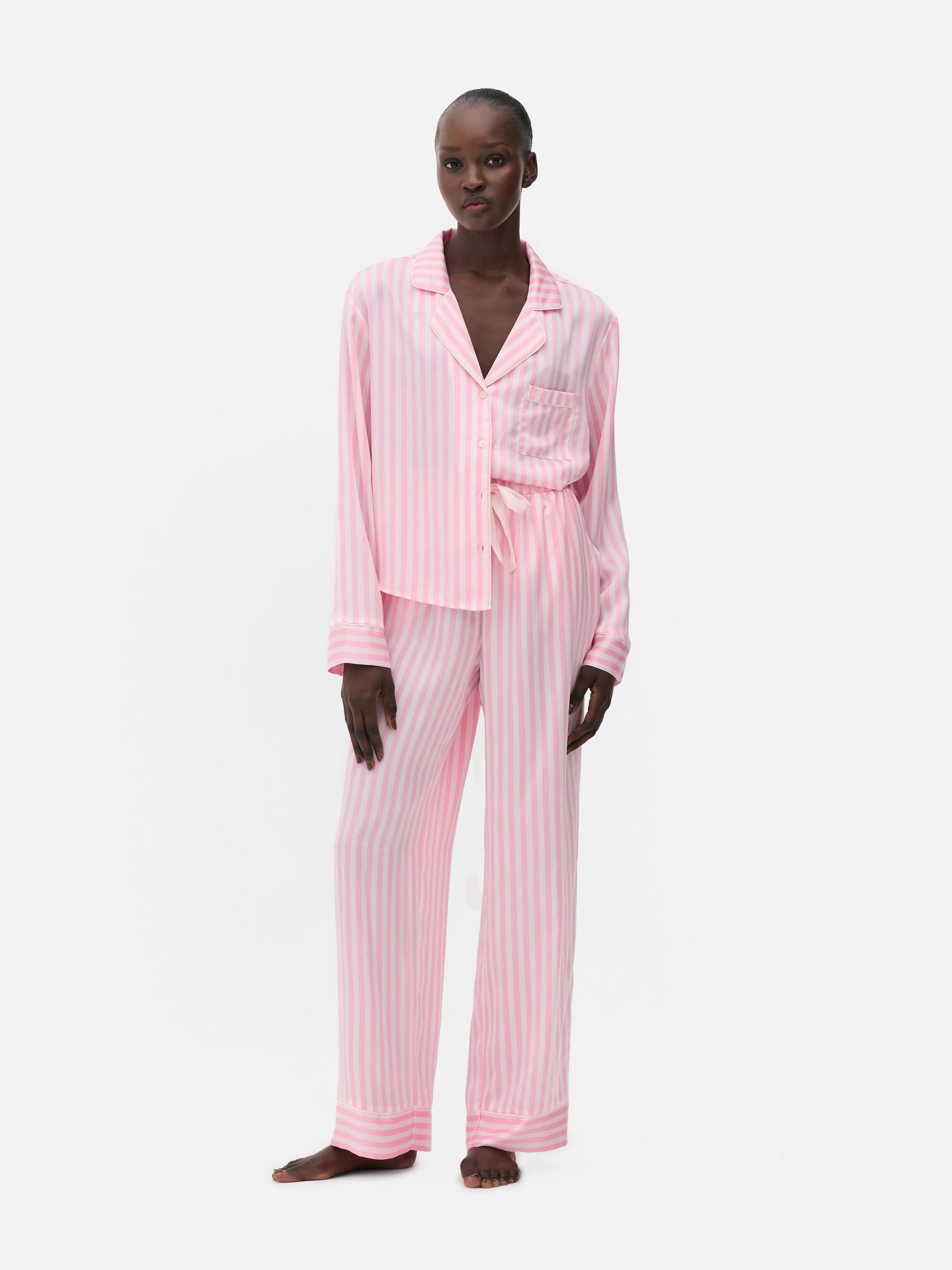 pyjama-rose-363apn-1.jpg Pyjama rayé en satin Rose Femme | Primark – Image 1